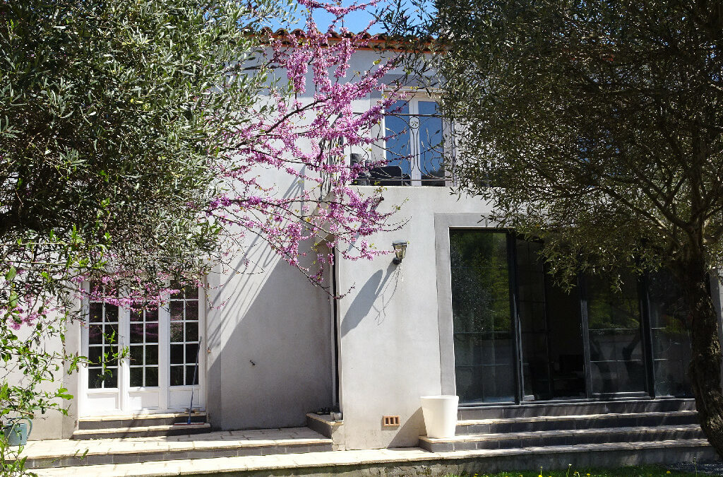 VILLETELLE Villa de charme + T2 indépendant